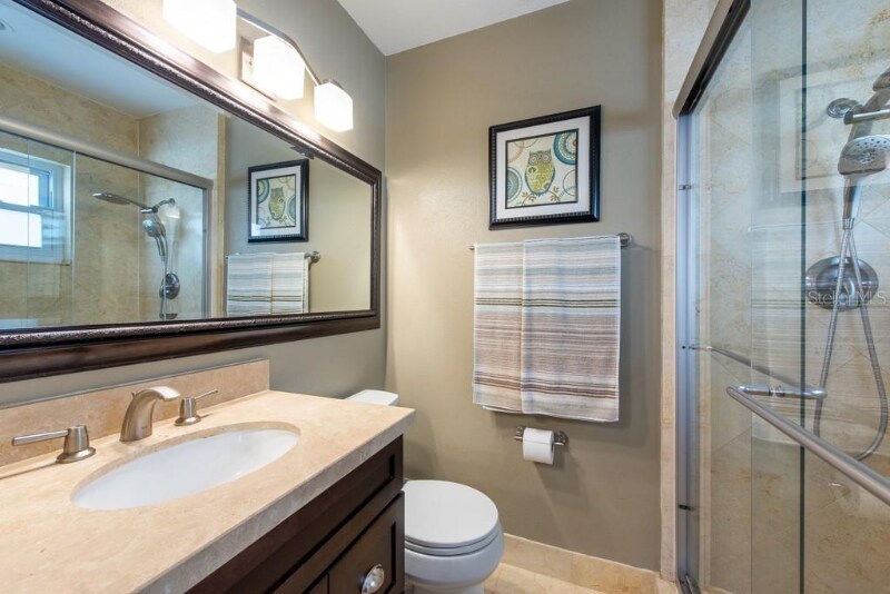 Building Photo - 6818 Robinswood Ln