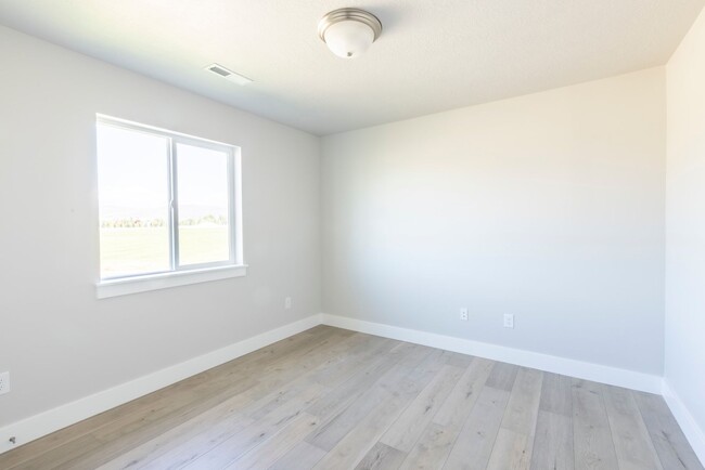 Building Photo - Heber Home in Brookside