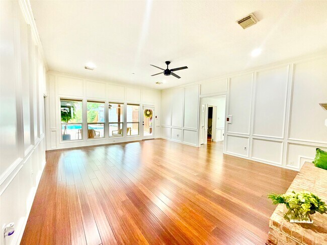 Building Photo - 18315 Forest Town Dr