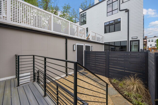 Building Photo - 429 Quincy St NW