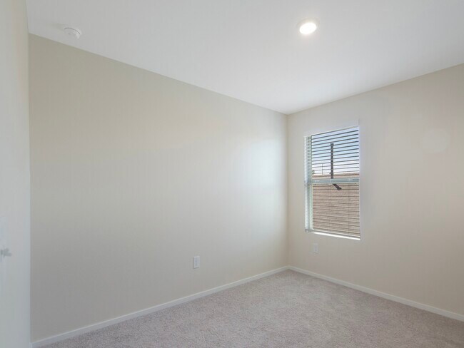 Building Photo - 15881 Blass Vly Dr