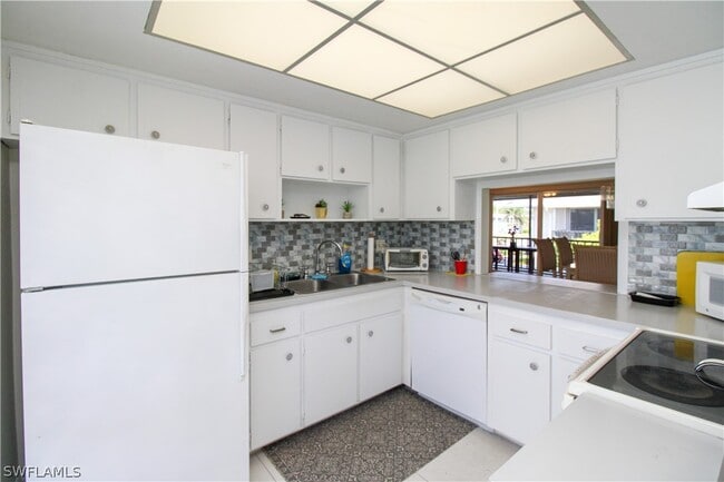 Building Photo - 239 Palm Dr