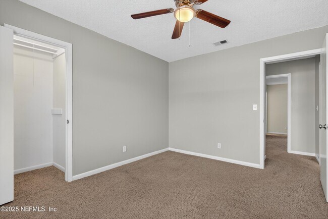 Building Photo - 695 Jimmy Buffett Mem Hwy