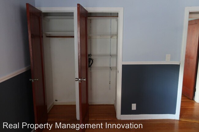 Building Photo - 4 br, 2 bath House - 221 E Hawthorne Avenue