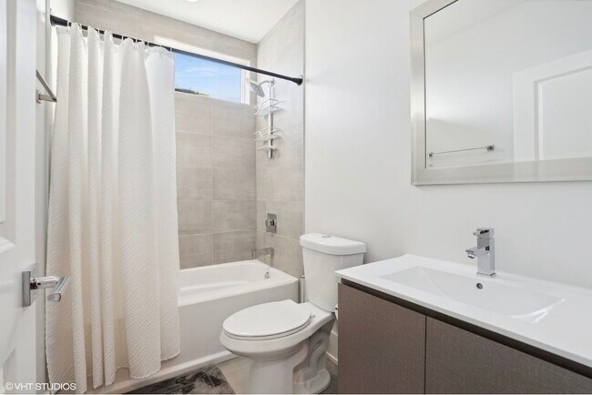 Building Photo - 1209 E 46th St