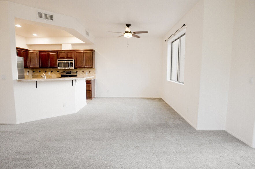 Kitchen / Dining - 1483 Vista Montana Rd