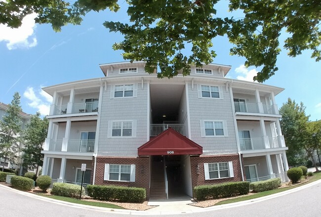 Building Photo - 908 Southmoor Dr