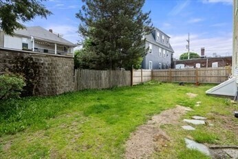 Building Photo - 5 Marlboro St