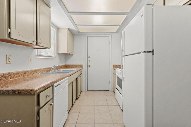 Building Photo - 3801 Olympic Ave