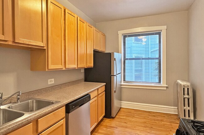 Building Photo - 262-264 S. Marion St. and 1036-1038 Randolph St.