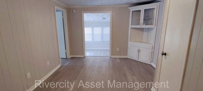 Building Photo - 3125 Lamphier Ave