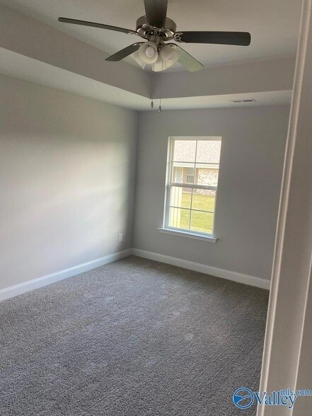 Building Photo - 121 Sorrelweed Dr