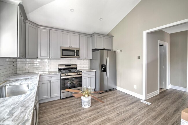 Building Photo - 8 Dolan Ave