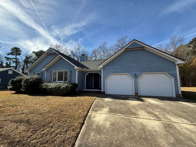 Building Photo - Beautiful Ranch style 3 Bed 2 Bath Home! Large Yard and 2 Car Garage!