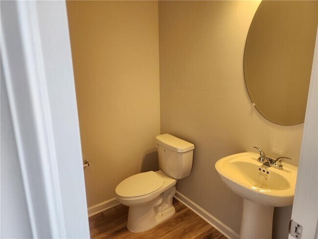 Building Photo - 832 Cygnet Ln