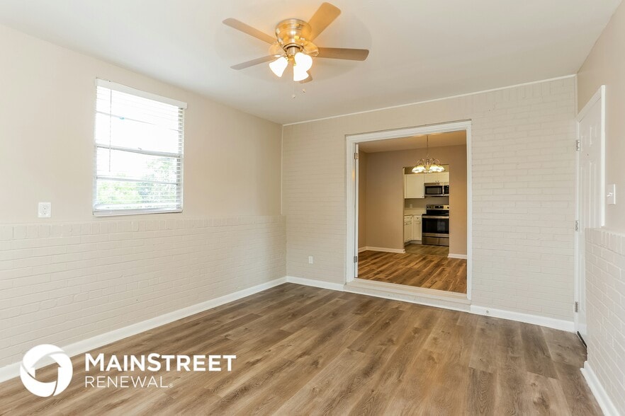 Building Photo - 6603 Syringa Ln