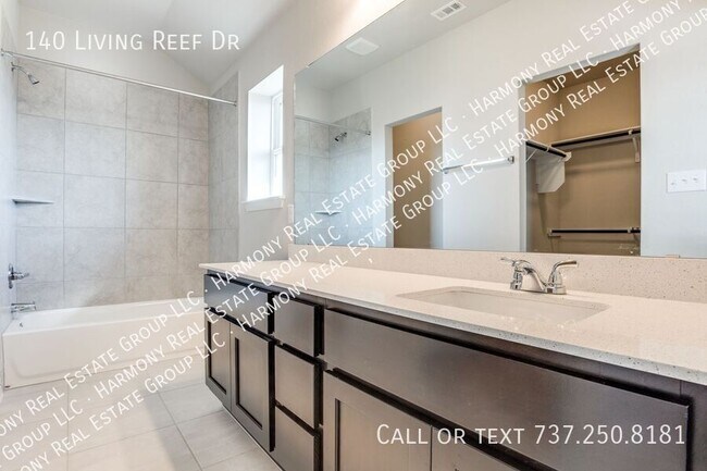 Building Photo - 140 Living Reef Dr