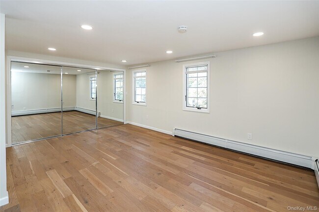 Building Photo - 248 Montgomery Ave