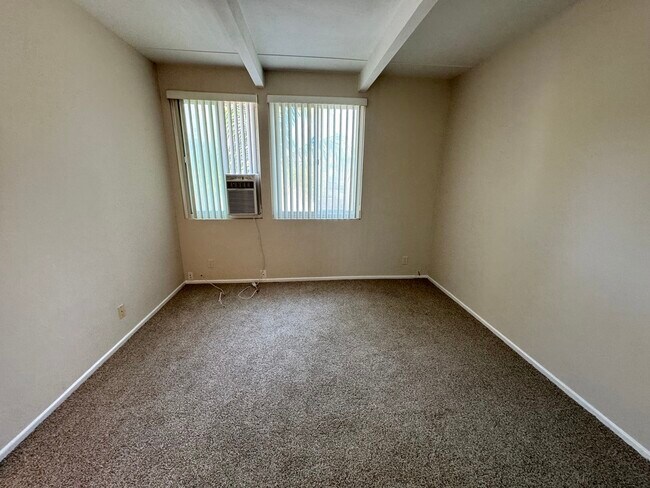 Building Photo - 11500 Rochester Ave