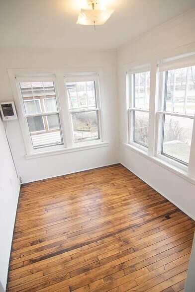Right porch - 1922 Jefferson St NE