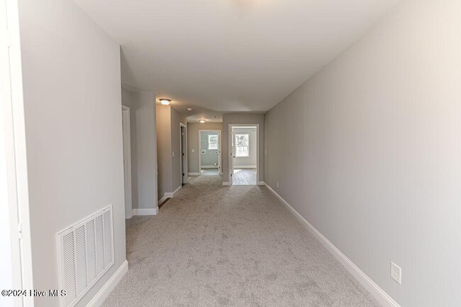 Building Photo - 533 Stadium Dr