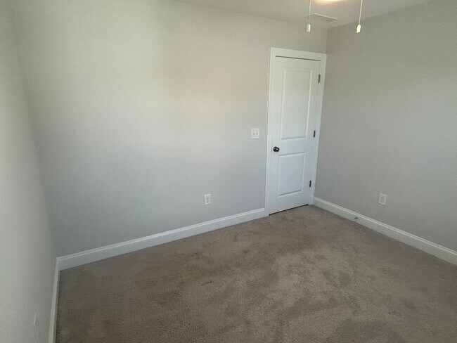 Building Photo - 3 Bed | 2.5 Bath House in Holly Springs