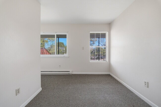 Building Photo - AMAZING 3 BED, 2 FULL BATH APARTMENT FOR RENT IN OCEAN VIEW!