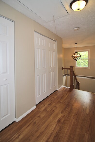 Building Photo - 100 Grouse Ct