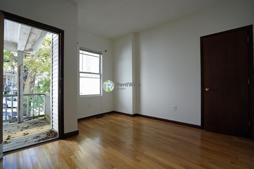 Building Photo - 89 Sheridan St