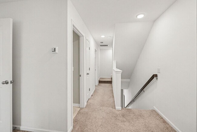 Building Photo - 188 Woodward Rd