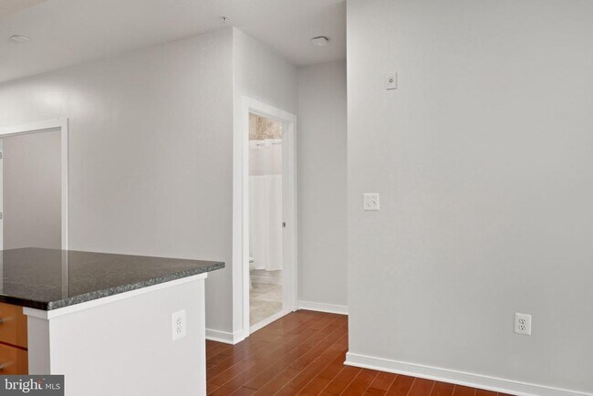 Building Photo - 2200 N Westmoreland St