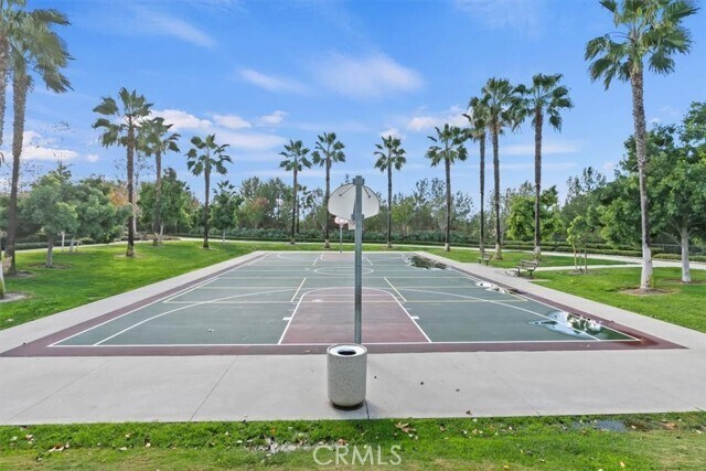 Building Photo - 55 Fuchsia