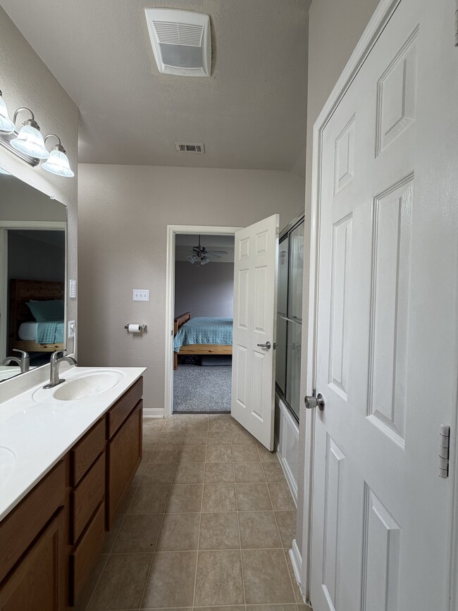 Building Photo - 10911 Canter Spur