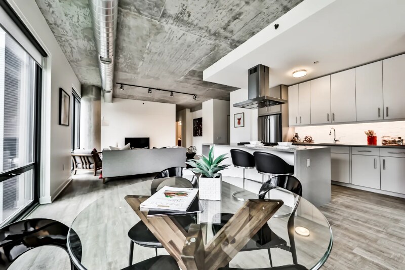 Building Photo - 397 E Ohio St