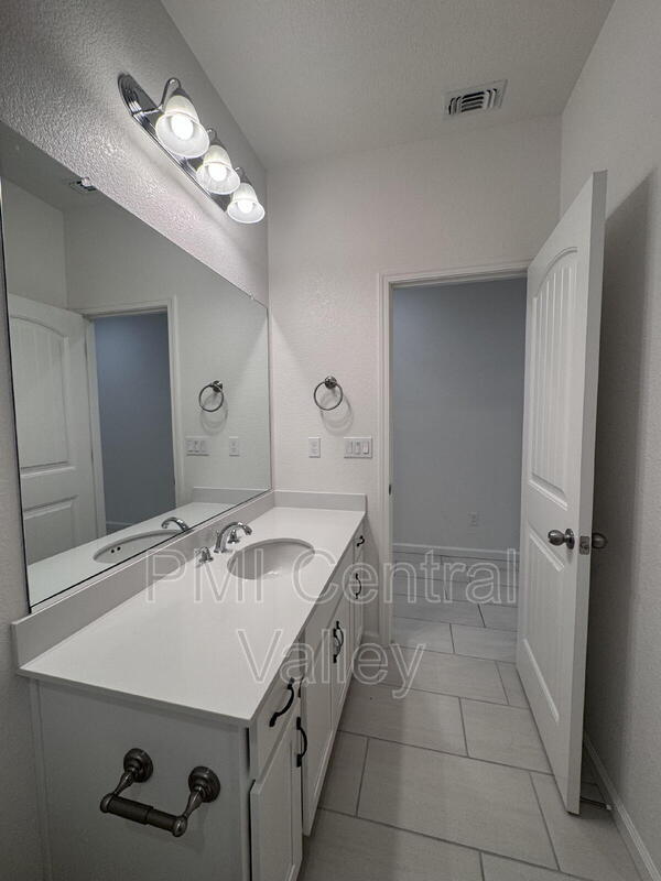 Building Photo - 4612 Irma Dr