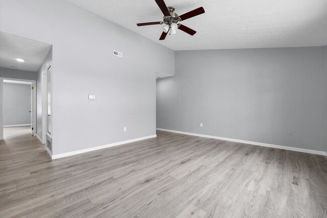 Building Photo - Stylish 2-Bedroom Condo with Vaulted Ceili...