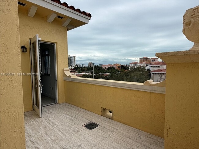 Building Photo - 107 Mendoza Ave