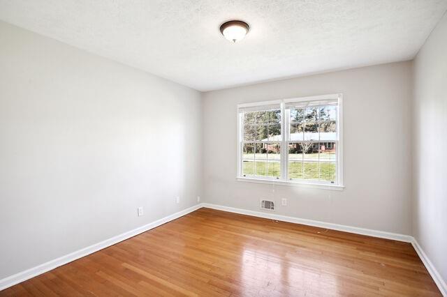 Building Photo - 2208 Myra Ln SW