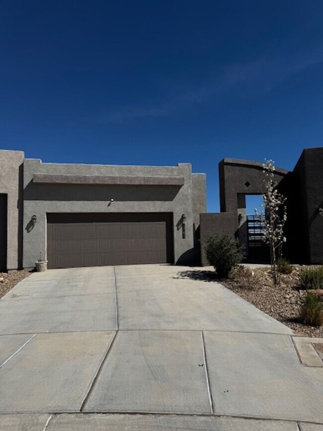 Building Photo - Newer 3 Bed / 2 Bath Home (Built 2024) in Los Lunas