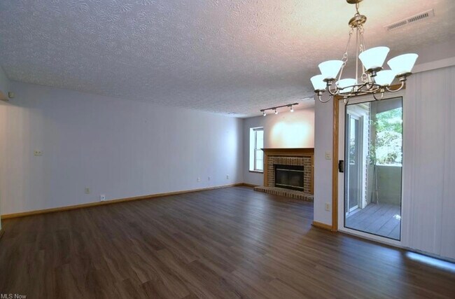 Building Photo - 1448 Cedarwood Dr