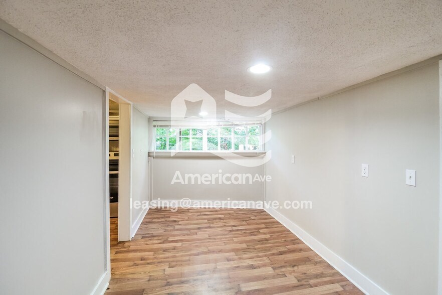 Building Photo - 5739 Springhill Ave