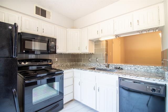 Building Photo - 4777 Cedar Springs Rd