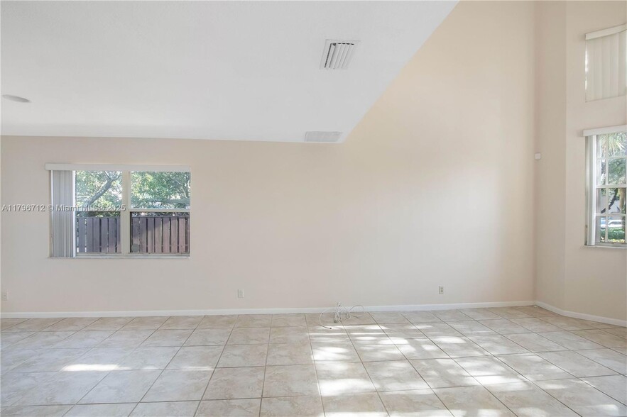 Building Photo - 1269 NW 106th Ter