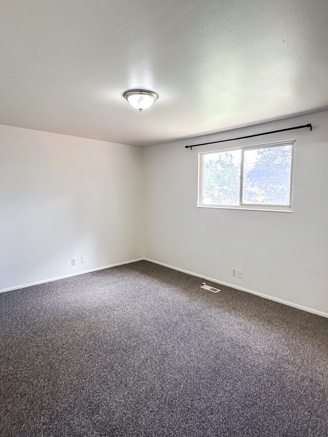Building Photo - 5333 Peachwood Cir