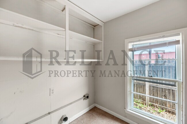 Building Photo - 1843 S Pattie St