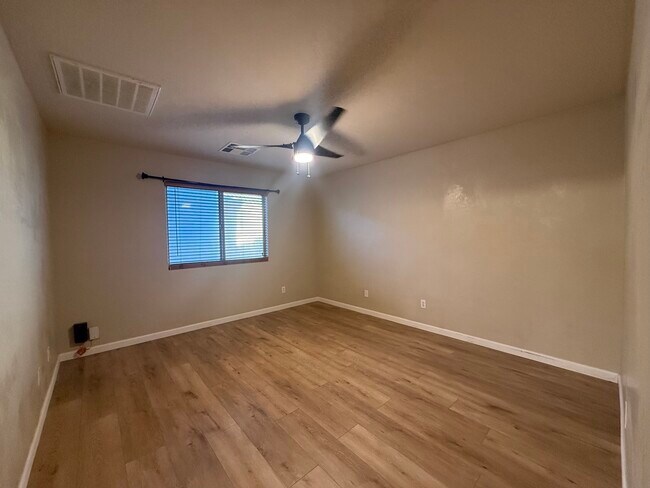 Building Photo - 22033 W Mohave St