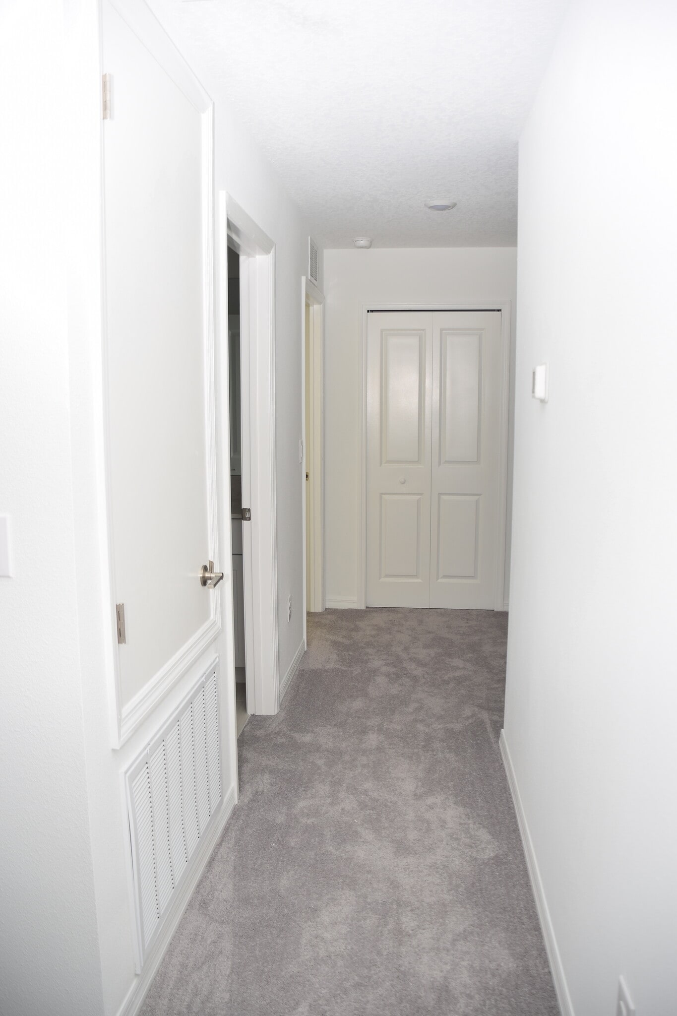 Upstairs walkway - 2505 Leonia Ln