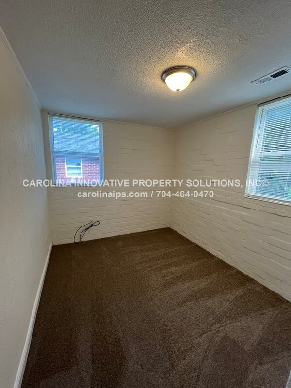 Building Photo - 2110 Rush Wind Dr