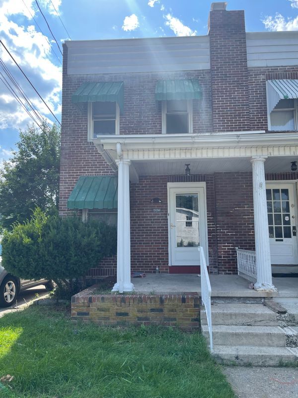 Primary Photo - 524 Heine St
