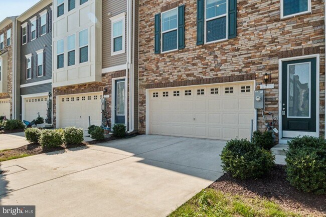 Building Photo - 8311 Amber Beacon Cir